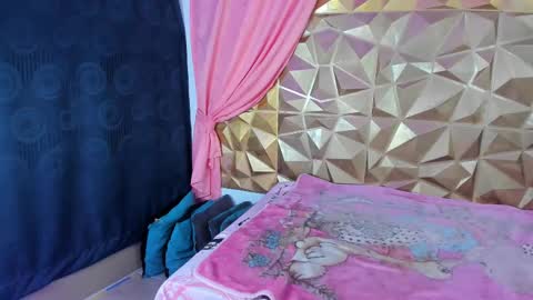  emmili  online show from 02/09/25, 06:16