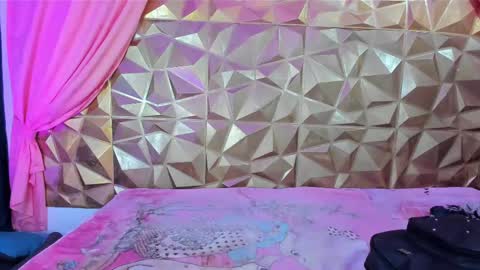  emmili  online show from 02/11/25, 06:11