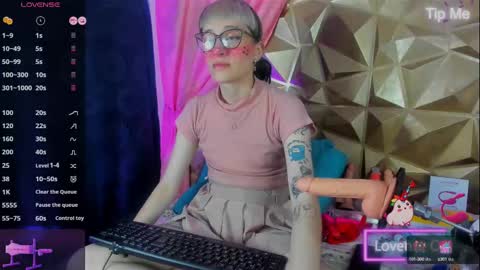  emmili  online show from 09/12/25, 12:38