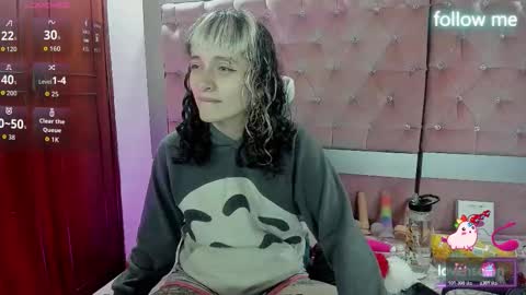  emmili  online show from 12/03/25, 12:03