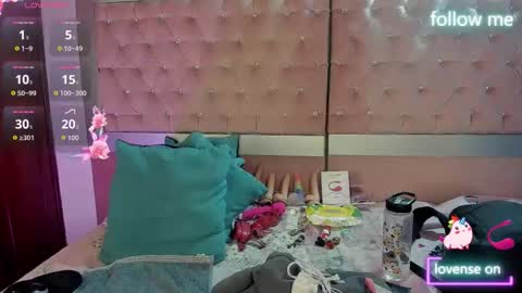 Snapshot of sweet_emmili chatting on 02/26/26, 12:04 emmili online show from 02/26/26, 12:04