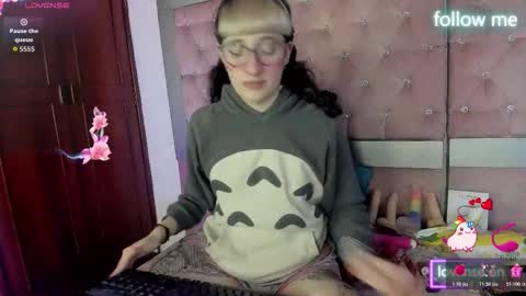  emmili  online show from 03/27/26, 12:38