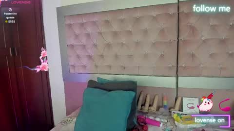  emmili  online show from 04/15/26, 12:34