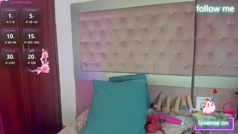  emmili  online show from 04/16/26, 12:28