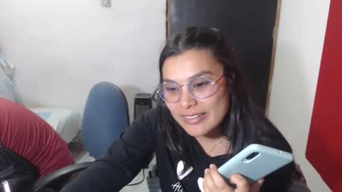 Snapshot of sweet_fantasy_couple chatting on 03/05/25, 10:32 sweet_fantasy_couple online show from 03/05/25, 10:32