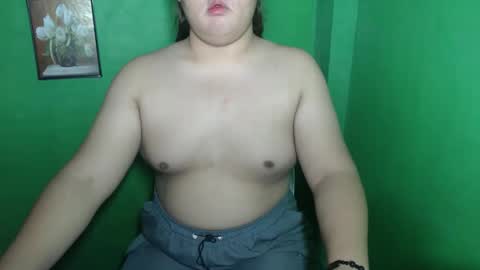 Snapshot of sweet_frex123 chatting on 09/12/25, 12:33 sweet_frex123 online show from 09/12/25, 12:33