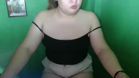 Snapshot of sweet_frex123 chatting on 09/15/25, 01:05 sweet_frex123 online show from 09/15/25, 01:05