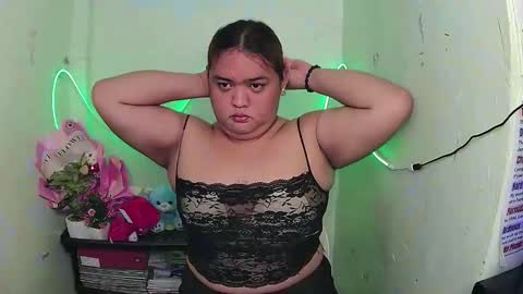 Snapshot of sweet_frex123 chatting on 10/06/25, 06:22 sweet_frex123 online show from 10/06/25, 06:22