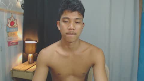 Snapshot of sweet_guyxx chatting on 01/19/25, 03:21 sweet_guyxx online show from 01/19/25, 03:21