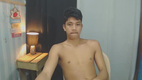 Snapshot of sweet_guyxx chatting on 02/10/25, 05:52 sweet_guyxx online show from 02/10/25, 05:52