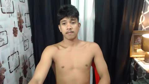 Snapshot of sweet_guyxx chatting on 10/26/25, 03:07 sweet_guyxx online show from 10/26/25, 03:07