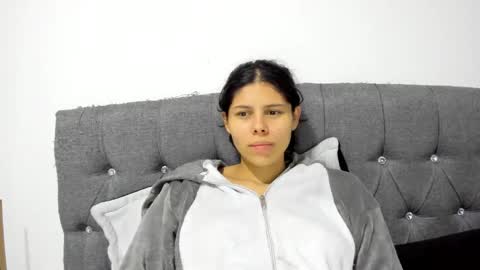 Snapshot of sweet_hann chatting on 01/02/25, 02:43 Hanna online show from 01/02/25, 02:43