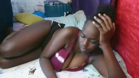 Snapshot of sweet_hennessey chatting on 05/26/26, 10:11 sweet_hennessey online show from 05/26/26, 10:11