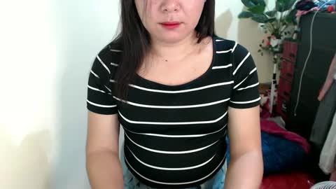 Snapshot of sweet_kendallxxxx chatting on 02/25/25, 01:41 Nicahhh online show from 02/25/25, 01:41