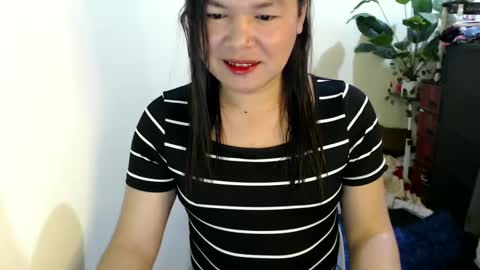 Snapshot of sweet_kendallxxxx chatting on 02/26/25, 09:42 Nicahhh online show from 02/26/25, 09:42