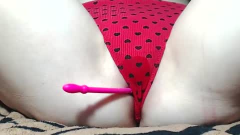 Snapshot of sweet_kitten25 chatting on 06/17/26, 05:54 Kitten online show from 06/17/26, 05:54