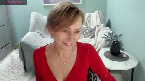 Snapshot of sweet_kitty5 chatting on 09/18/25, 04:47 Helen online show from 09/18/25, 04:47