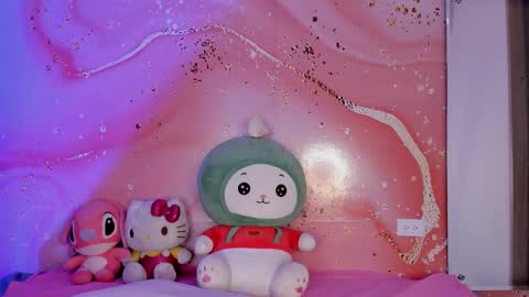 Snapshot of sweet_lemariee_ chatting on 10/12/25, 08:24 Lemarie online show from 10/12/25, 08:24