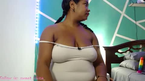 Snapshot of sweet_lilth chatting on 02/16/26, 02:35 sweet-lilith online show from 02/16/26, 02:35