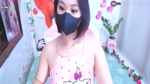 Snapshot of sweet_lily0 chatting on 09/13/25, 04:40 Lily online show from 09/13/25, 04:40