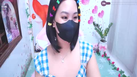 Snapshot of sweet_lily0 chatting on 09/18/25, 05:48 Lily online show from 09/18/25, 05:48