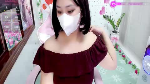 Snapshot of sweet_lily0 chatting on 10/06/25, 07:00 Lily online show from 10/06/25, 07:00