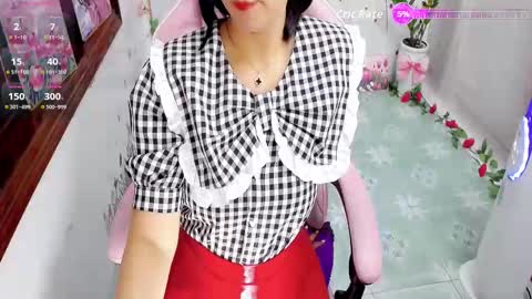 Snapshot of sweet_lily0 chatting on 10/10/25, 07:35 Lily online show from 10/10/25, 07:35