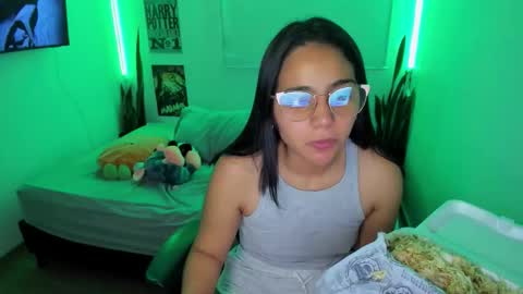 Lina online show from 03/22/26, 12:47