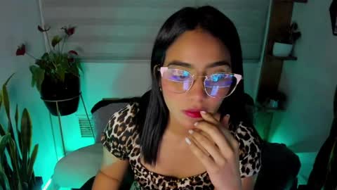 Lina online show from 04/10/26, 01:00