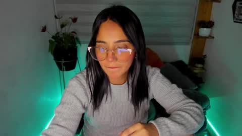 Lina online show from 04/15/26, 12:28