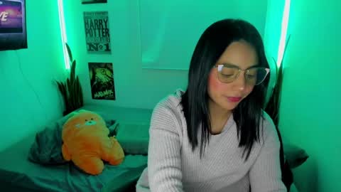 Lina online show from 04/21/26, 12:34