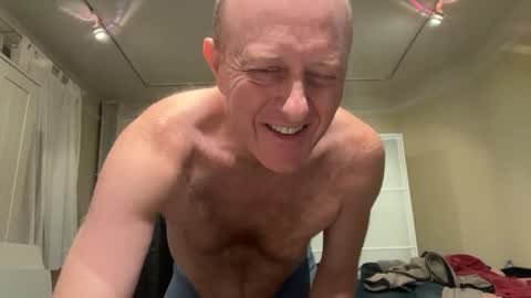 Snapshot of sweet_love_2020 chatting on 10/27/25, 12:15 sweet_love_2020 online show from 10/27/25, 12:15