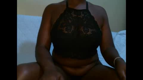 Snapshot of sweet_lovis chatting on 09/22/25, 01:18 lovis online show from 09/22/25, 01:18