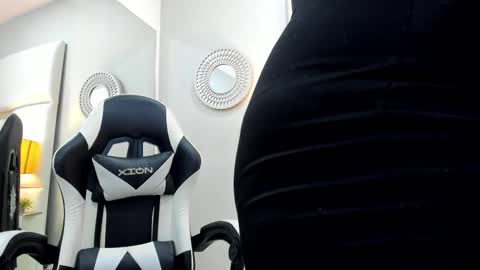 Luciana online show from 12/14/25, 01:27