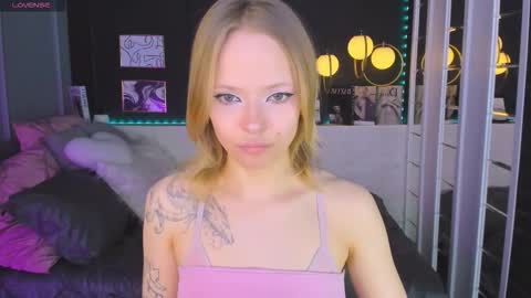 Lucy online show from 03/08/26, 01:59