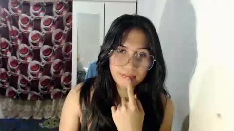 Snapshot of sweet_mariexxo chatting on 02/20/26, 01:35 Marie online show from 02/20/26, 01:35