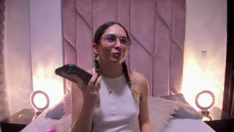 Snapshot of sweet_meelody chatting on 09/27/25, 11:32 Melody online show from 09/27/25, 11:32