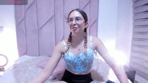 Snapshot of sweet_meelody chatting on 10/10/25, 01:37 Melody online show from 10/10/25, 01:37