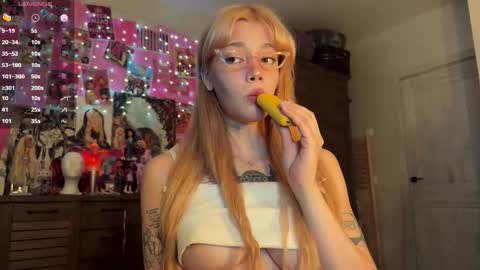 Snapshot of sweet_melissa133 chatting on 09/16/25, 06:14 Melissa. Join me on Fansly link in social medias online show from 09/16/25, 06:14