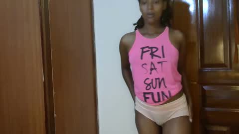 Linda online show from 11/18/25, 04:44