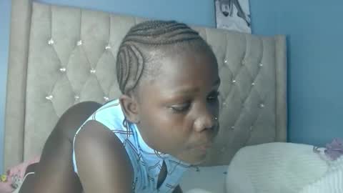 sweet_melodiyy online show from 11/03/25, 03:30