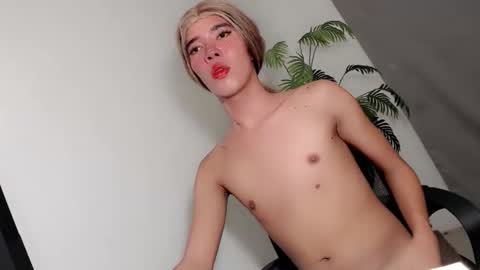 sweet_melody69 online show from 04/18/26, 06:34