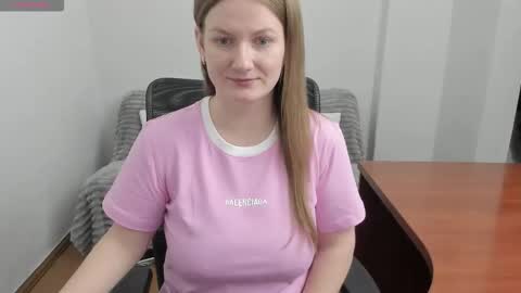 Snapshot of sweet_melody_of_ur_heart chatting on 02/20/26, 02:28 Mila online show from 02/20/26, 02:28