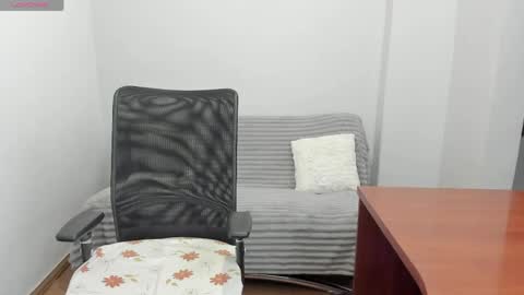 Mila online show from 04/05/26, 03:31