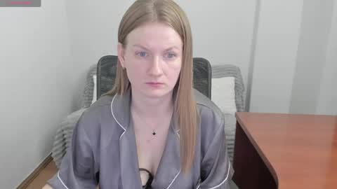 Mila online show from 04/21/26, 02:15