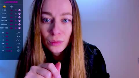 Mia online show from 11/01/25, 11:56