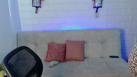 Sweet  Mia online show from 10/31/25, 07:26