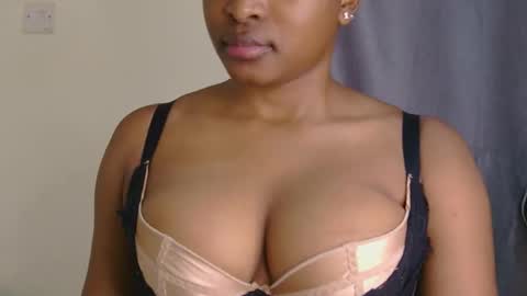 Snapshot of sweet_miah12 chatting on 02/25/26, 10:47 Queen debby online show from 02/25/26, 10:47