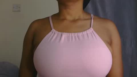 Snapshot of sweet_miah12 chatting on 03/01/26, 03:36 Queen debby online show from 03/01/26, 03:36