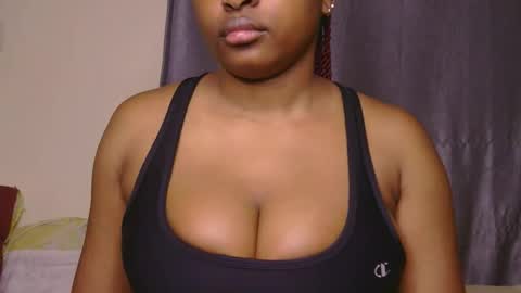 Snapshot of sweet_miah12 chatting on 06/02/26, 04:58 Queen debby online show from 06/02/26, 04:58